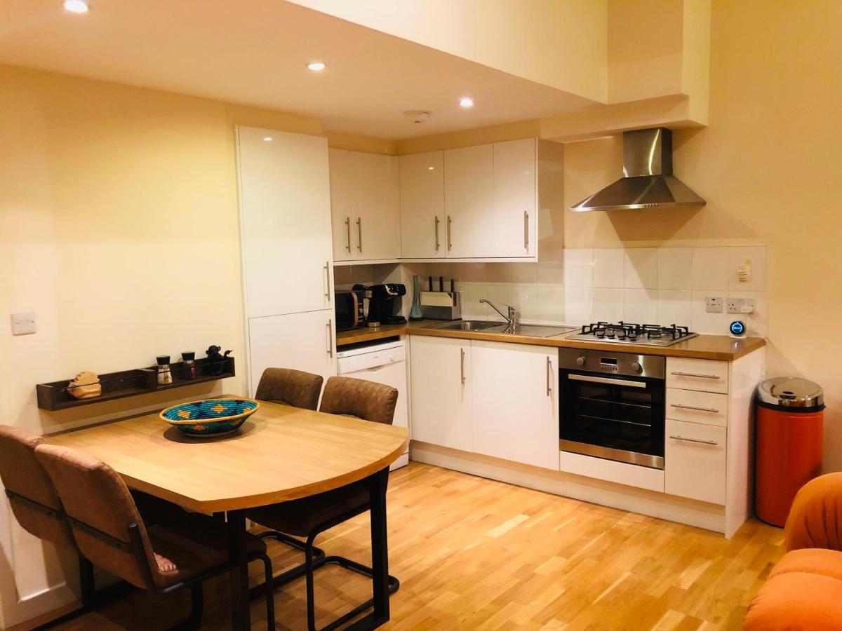 2 Bed 2 Bath With Private Parking Apartman EDI Kültér fotó