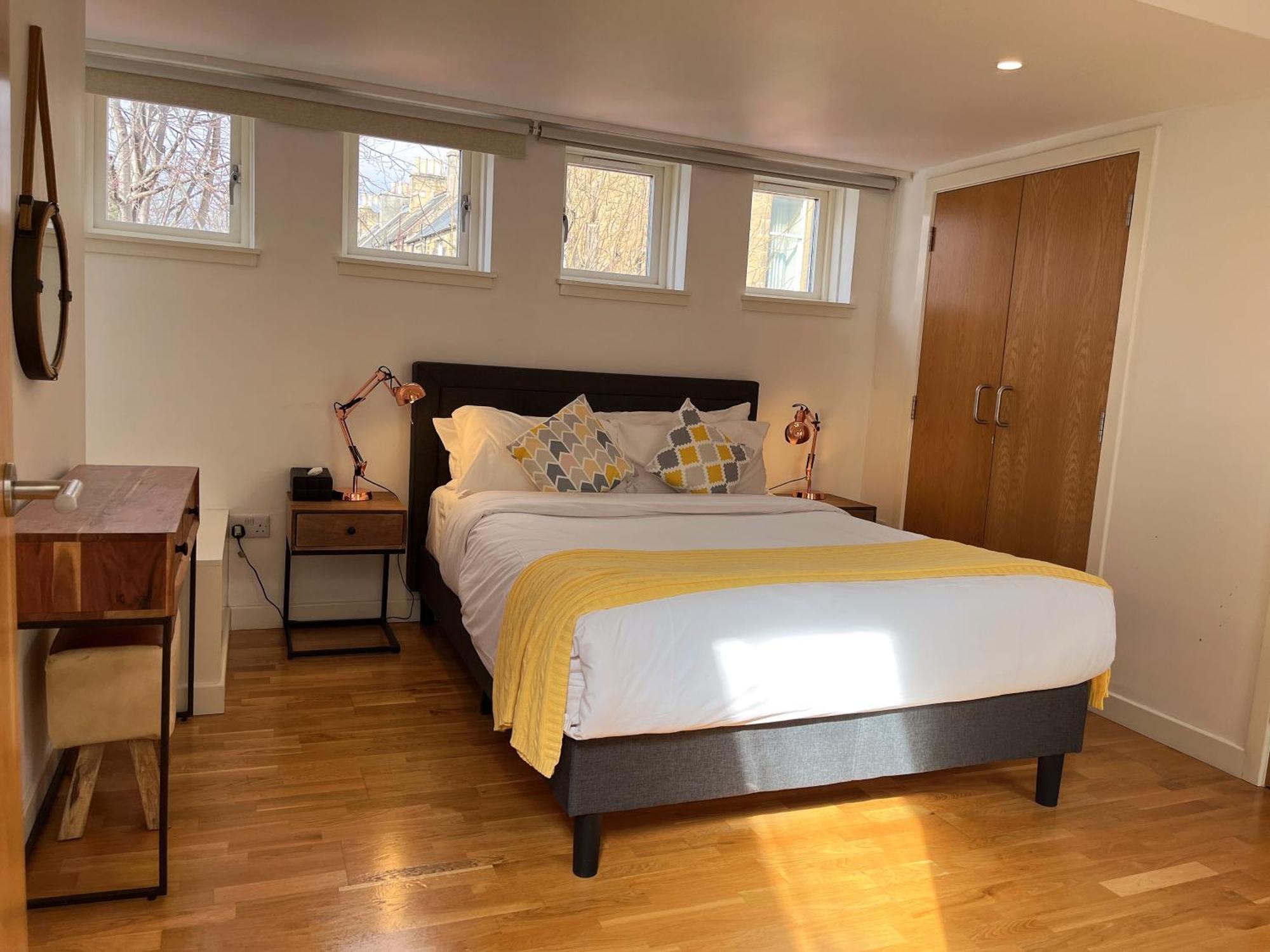 2 Bed 2 Bath With Private Parking Apartman EDI Kültér fotó